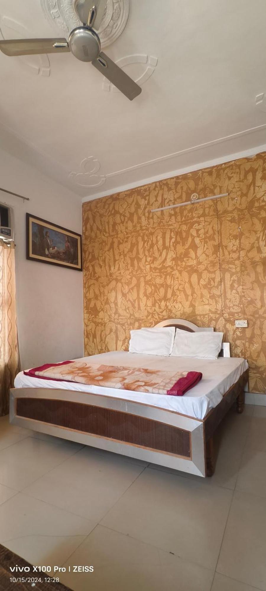 Surya Hotel Sirsa Szoba fotó