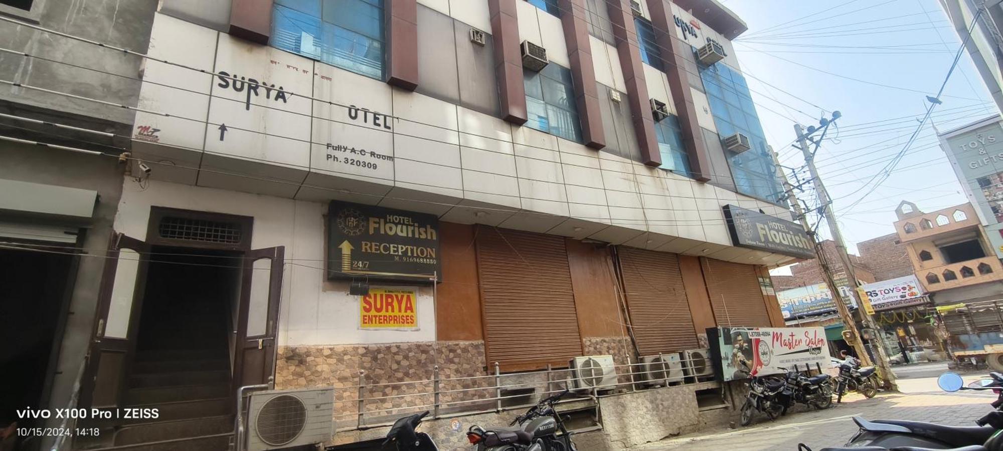Surya Hotel Sirsa Kültér fotó